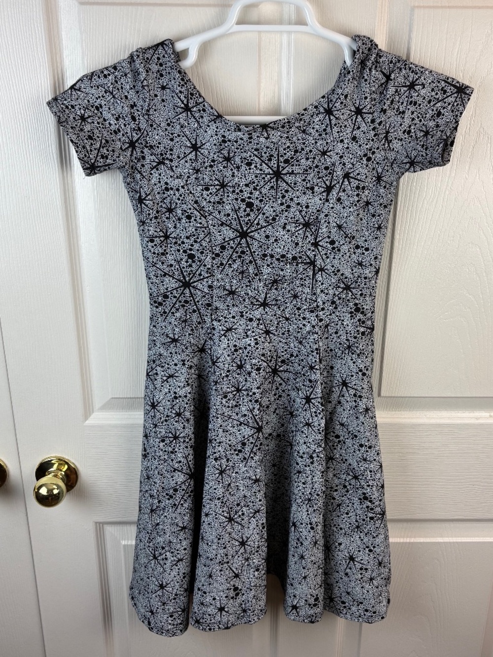 Nooworks Short Sleeve Starburst Black White Dress